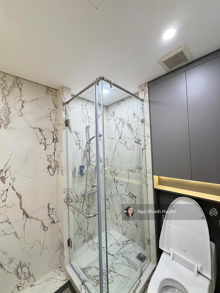 Căn hộ 2 phòng ngủ tại vinhomes central park 82m2, view thành phố, sẵn sổ hồng