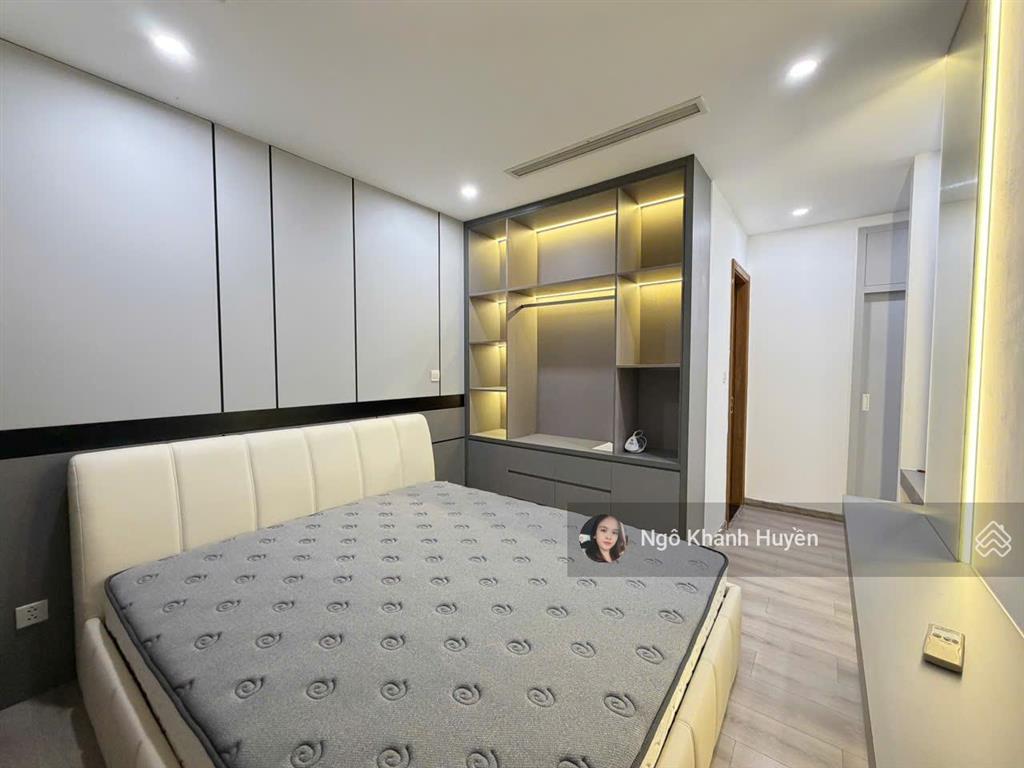 Căn hộ 2 phòng ngủ tại vinhomes central park 82m2, view thành phố, sẵn sổ hồng