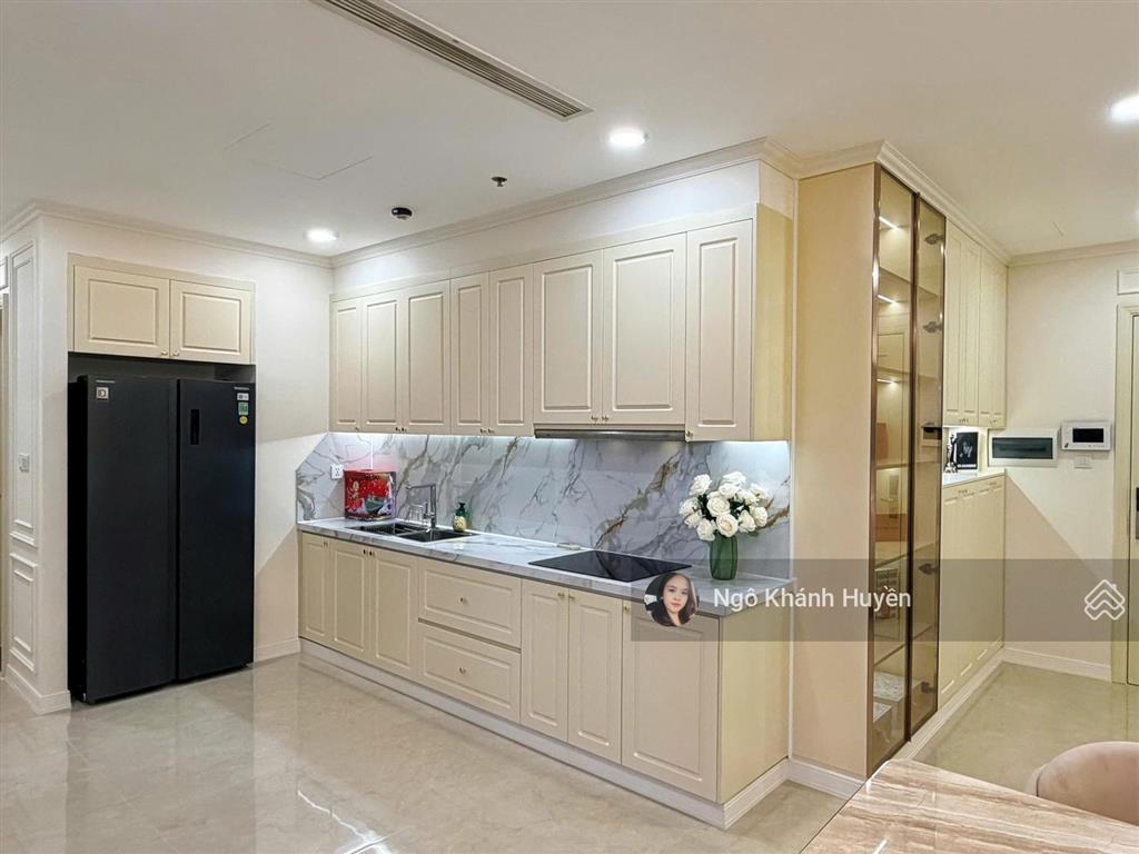 Bán căn hộ 2 phòng ngủ vinhomes central park, view về hướng quận 1, sổ hồng sẵn,  0901 692 ***