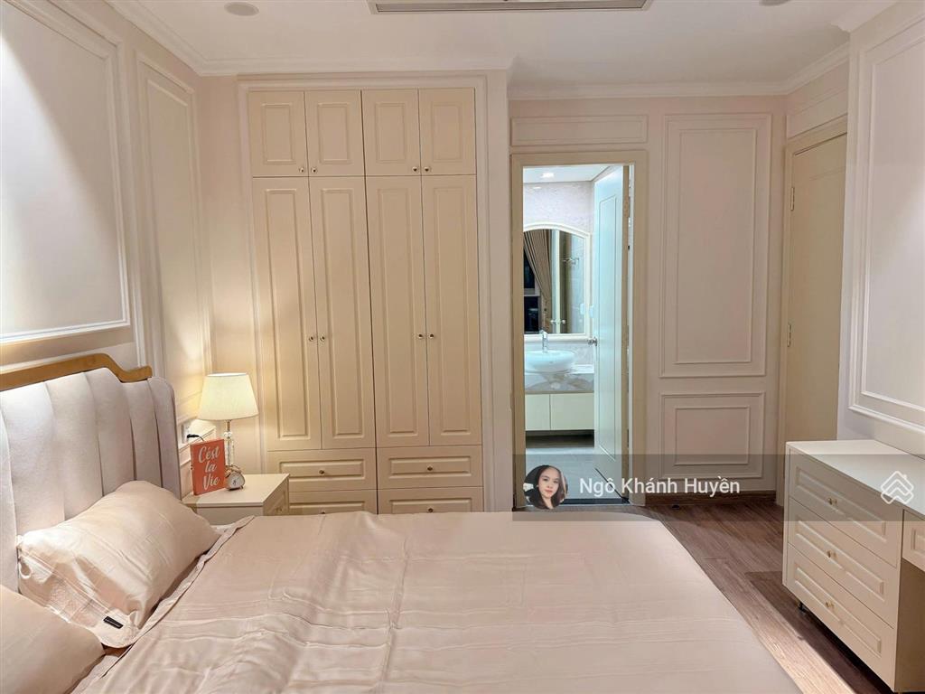 Bán căn hộ 2 phòng ngủ vinhomes central park, view về hướng quận 1, sổ hồng sẵn,  0901 692 ***