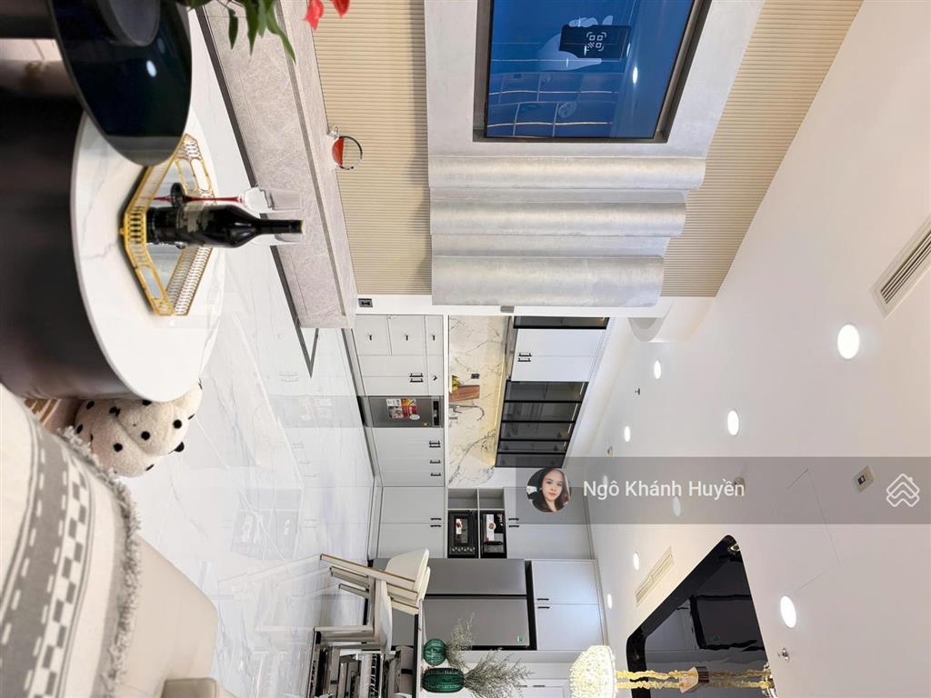 Bán căn hộ cc vinhomes central park, 16.2 tỷ, 83m2, đẹp, nhiều tiện ích