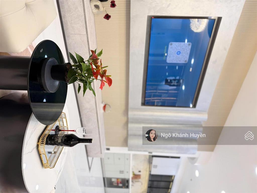 Bán căn hộ cc vinhomes central park, 16.2 tỷ, 83m2, đẹp, nhiều tiện ích