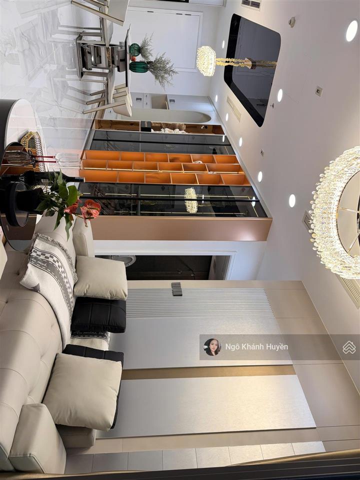 Bán căn hộ cc vinhomes central park, 16.2 tỷ, 83m2, đẹp, nhiều tiện ích