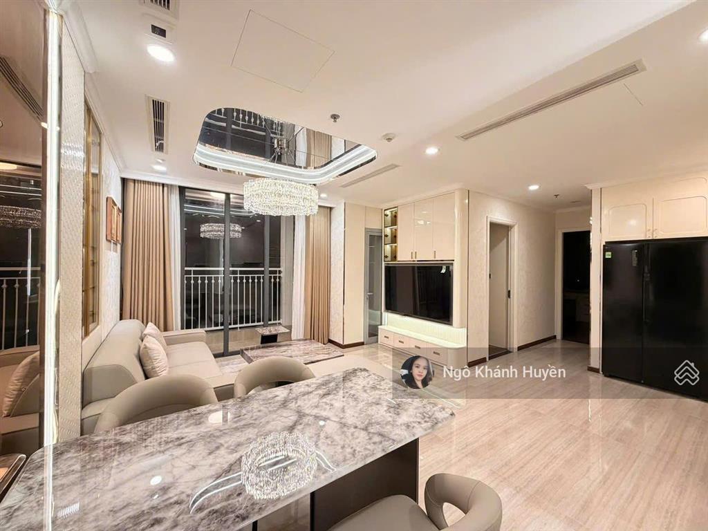 Bán nhanh căn hộ 2 phòng ngủ vinhomes central park 79m2 view hồ bơi giá 10 tỷ có sổ hồng