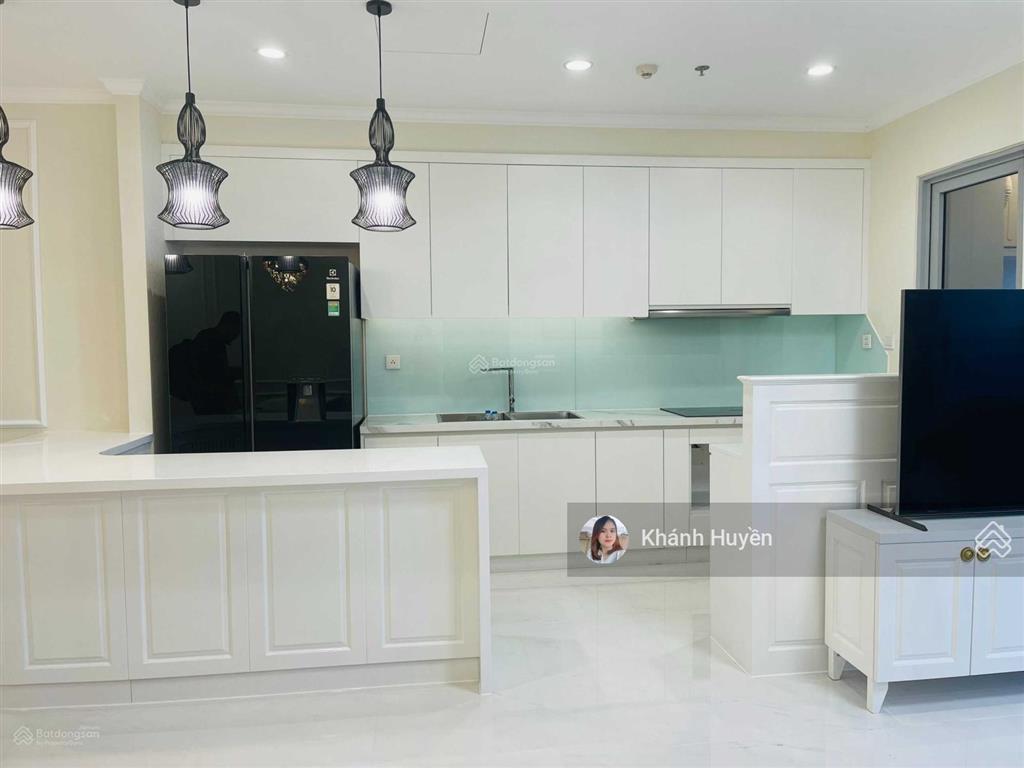 Cho thuê căn hộ vinhomes central park 56.5m2 1pn tòa landmark 6 view hồ bơi.  0901 692 ***