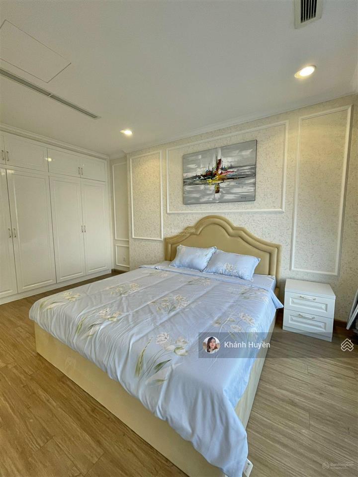 Cho thuê căn hộ 1 phòng ngủ vinhomes central park 56,2m2 view sông, đặc biệt có 2 ban công rộng rãi