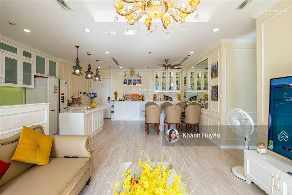 Cho thuê căn hộ 3 phòng ngủ vinhomes central park, 135,2m2 view sông.  0901 692 ***