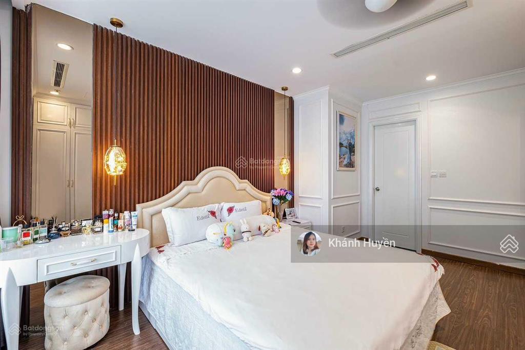 Cho thuê căn hộ 3 phòng ngủ vinhomes central park, 135,2m2 view sông.  0901 692 ***