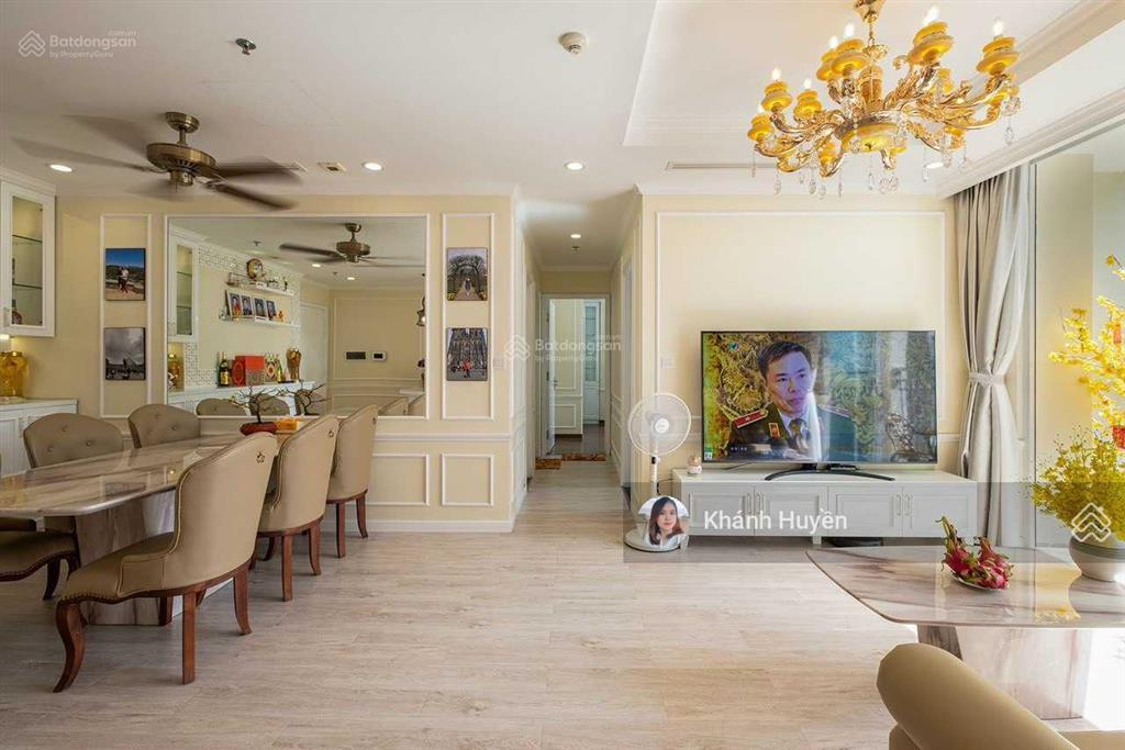 Cho thuê căn hộ 3 phòng ngủ vinhomes central park, 135,2m2 view sông.  0901 692 ***