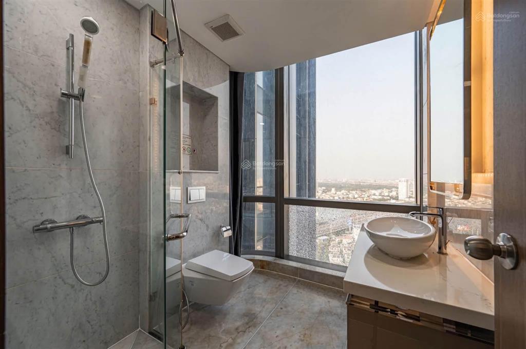 Bán căn hộ 4 phòng ngủ tòa landmark 81 view trực diện sông công viên