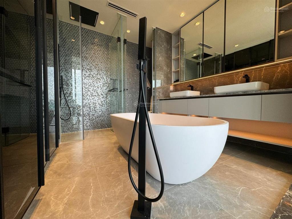 Tuyệt tác trên không bán sky villa landmark 81 5pn 300m