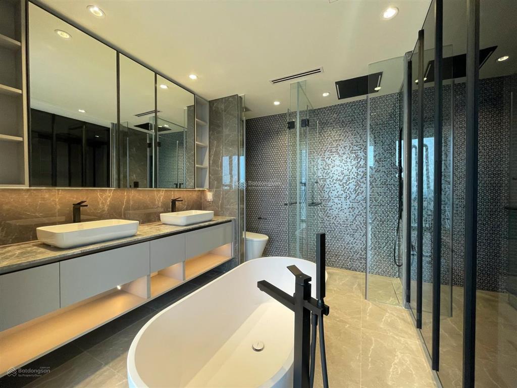 Tuyệt tác trên không bán sky villa landmark 81 5pn 300m