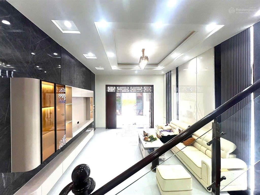 Bán nhà 1 trệt 1 lầu phường phú tân thành phố thủ dầu một cũ. nay là phường phú tân tphcm