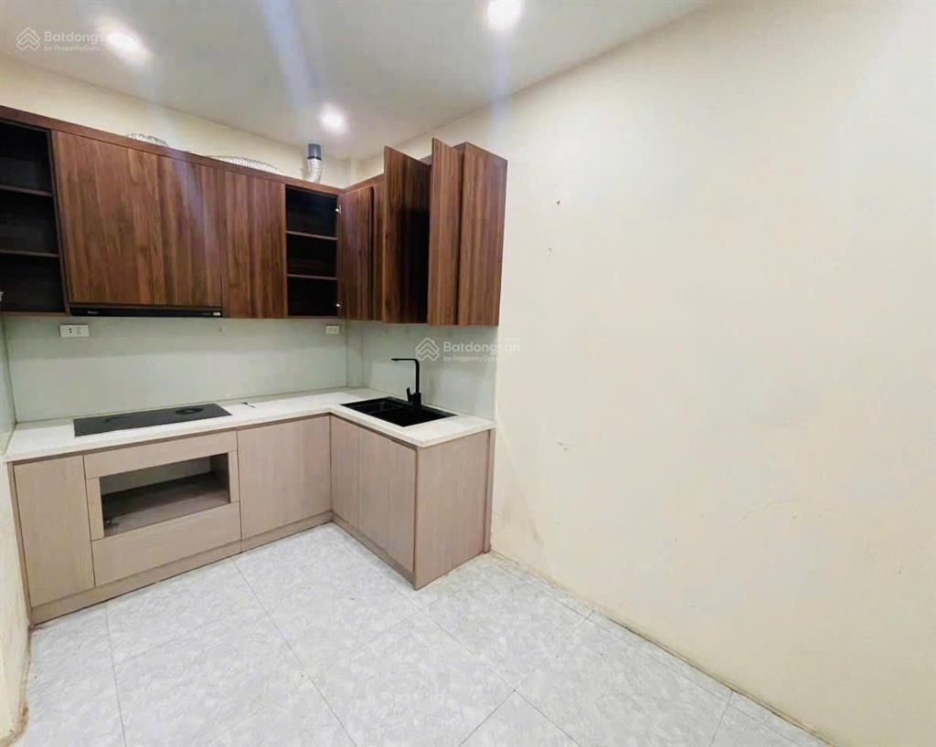 Cho thuê nhà riêng 130m2, 15 triệu vnd, ngõ 15 phương mai, phường bạch mai, hà nội
