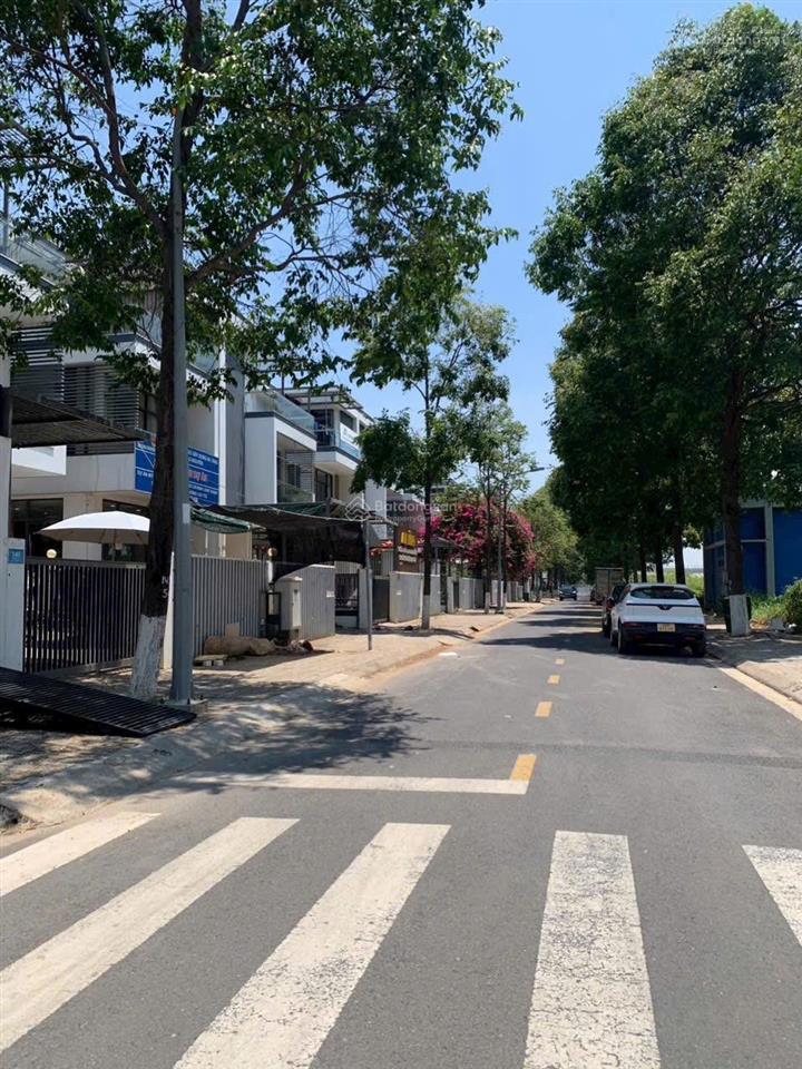 Biệt thự song lập kđt đông tăng long, tp thủ đức ( q9 )