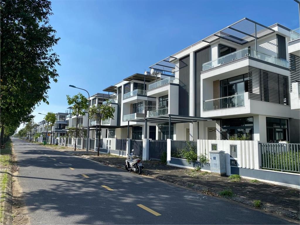 Biệt thự song lập kđt đông tăng long, tp thủ đức ( q9 )