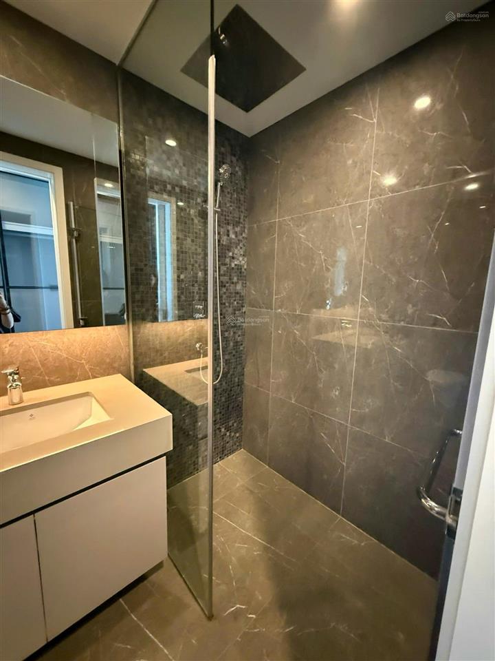 Chính chủ cắt lỗ bán căn 2 ngủ view sông hàn ngay tuyến phố bạch đằng, gần cầu rồng