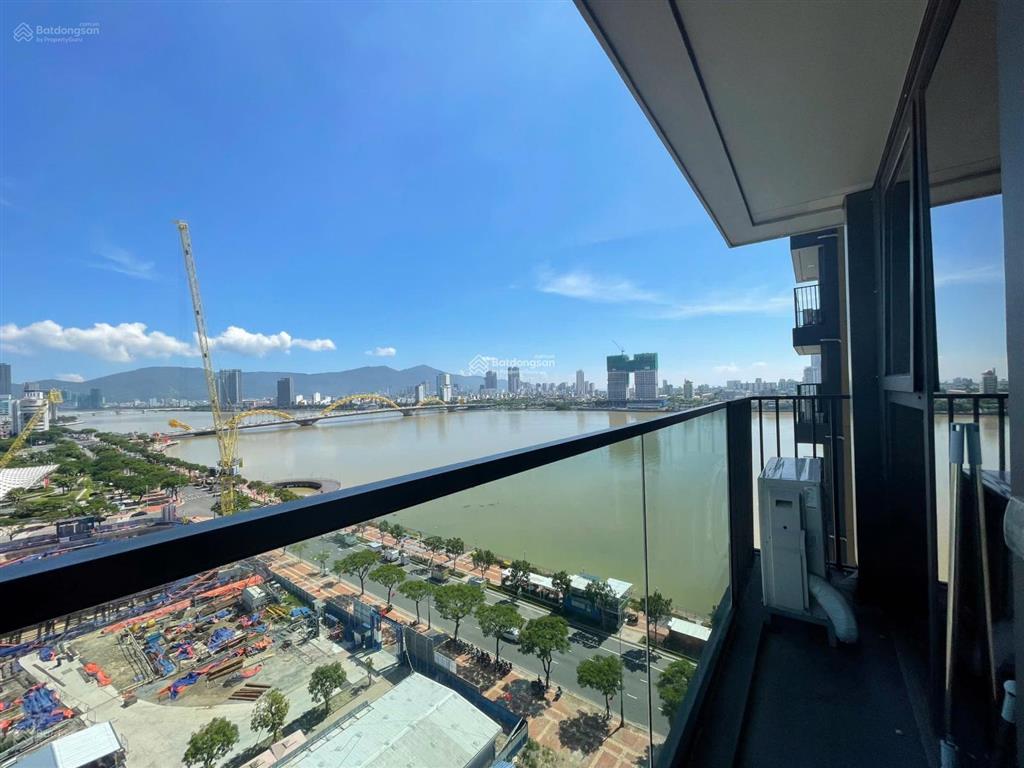 Chính chủ cắt lỗ bán căn 2 ngủ view sông hàn ngay tuyến phố bạch đằng, gần cầu rồng