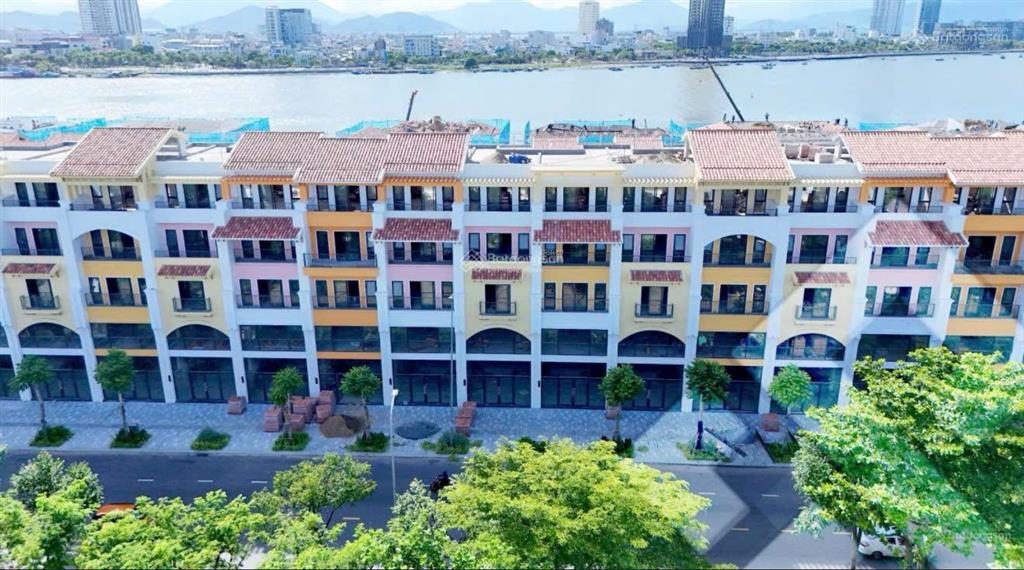 Chính chủ cần bán căn 5 tầng đẹp trong dãy shophouse trần hưng đạo, hỗ trợ thêm ac thiện chí
