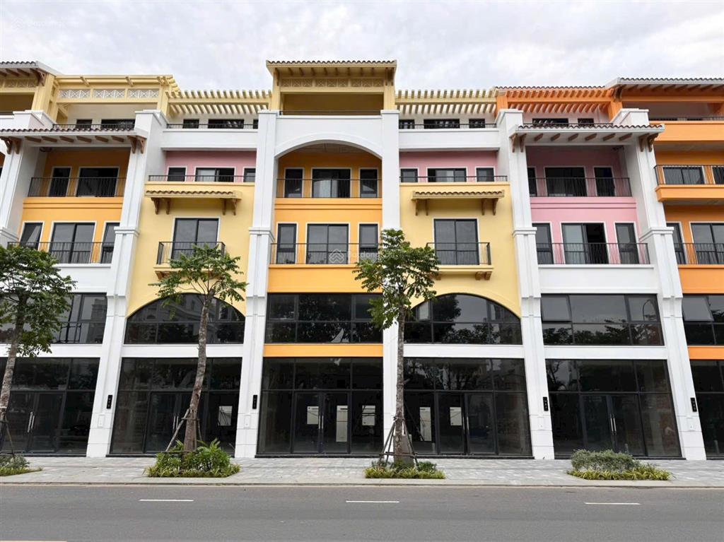 Chính chủ cần bán căn 5 tầng đẹp trong dãy shophouse trần hưng đạo, hỗ trợ thêm ac thiện chí