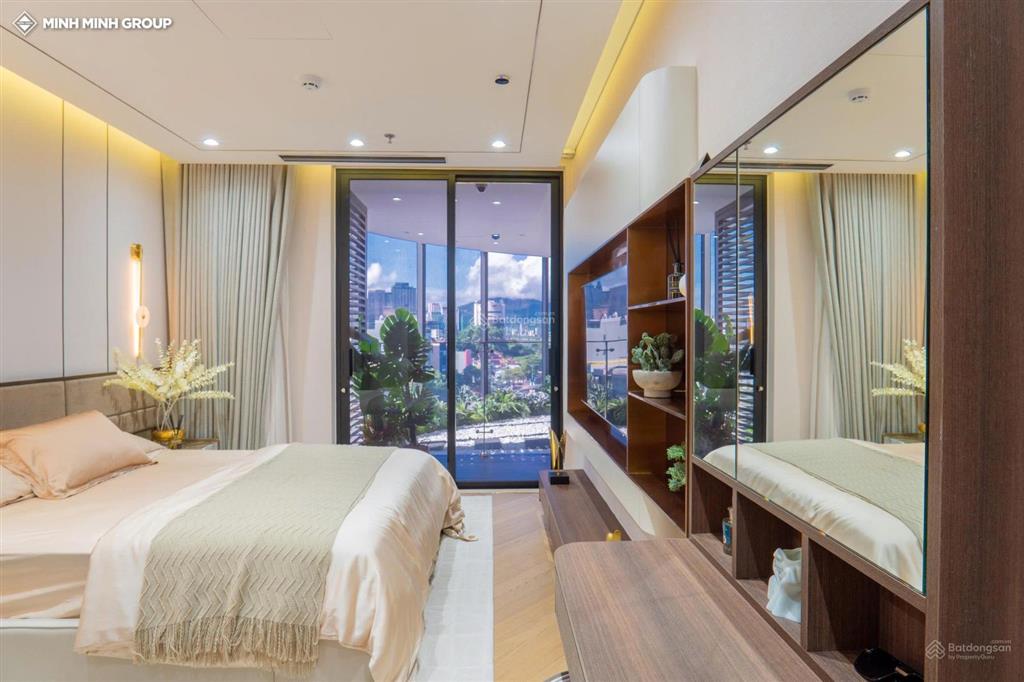 Căn góc 2 mặt tiền giá tốt view sông hàn và view biển tầng cao từ ban công