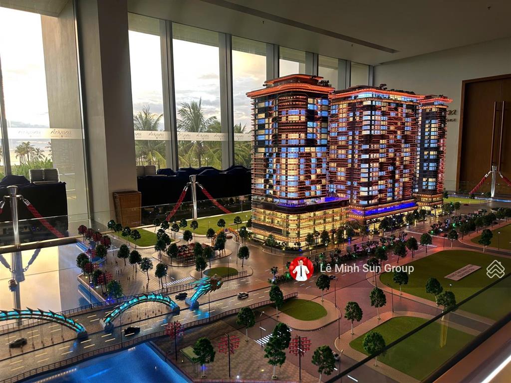 Căn góc 2 mặt tiền giá tốt view sông hàn và view biển tầng cao từ ban công