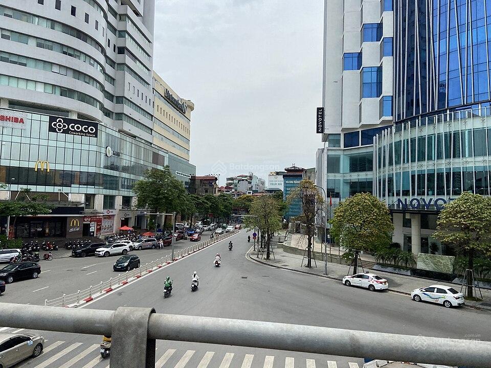 Bán nhà dãy 2 ngõ 98 thái hà dt 32m², 4 tầng, mt 4m, hướng tb, sđcc, giá 14,1 tỷ.