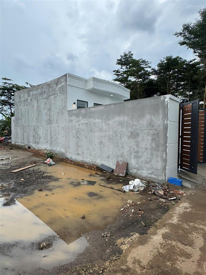 Chính chủ cắt lỗ căn nhà 2pn xã hưng lộc mới xây, cách ql 1a 750m đầy đủ tiện ích. giá 1,5 tỷ tl