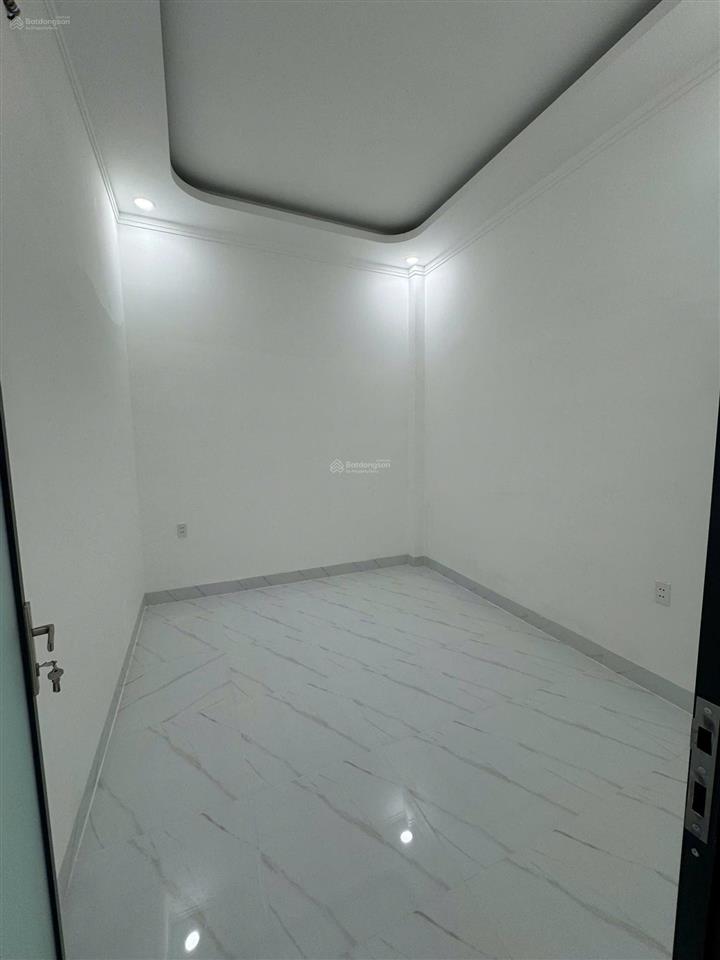 Chính chủ cắt lỗ căn nhà 2pn xã hưng lộc mới xây, cách ql 1a 750m đầy đủ tiện ích. giá 1,4 tỷ tl