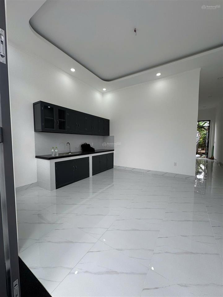 Chính chủ cắt lỗ căn nhà 2pn xã hưng lộc mới xây, cách ql 1a 750m đầy đủ tiện ích. giá 1,4 tỷ tl