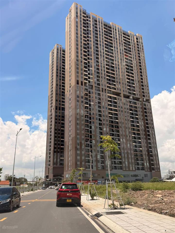 Chính chủ gửi bán căn 2pn 74m2 view lm81 tại a&t sky garden giá tốt dự án hiện tại.  0764 274 ***