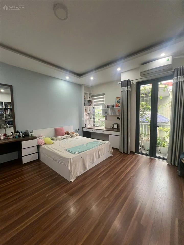 Bán nhà mặt phố kim giang, hoàng mai, 100m, 4t, giá 35.9 tỷ, vỉa hè rộng, kinh doanh đỉnh.
