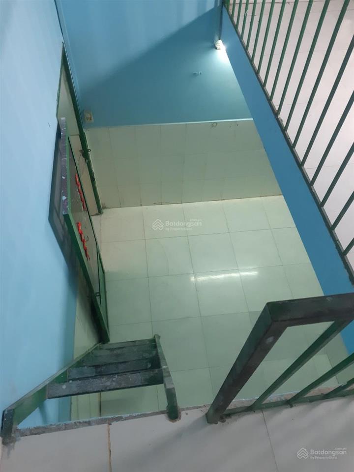 Phòng trọ 776 đoàn văn bơ, p. xóm chiếu, tphcm  25m² lầu  gác lửng