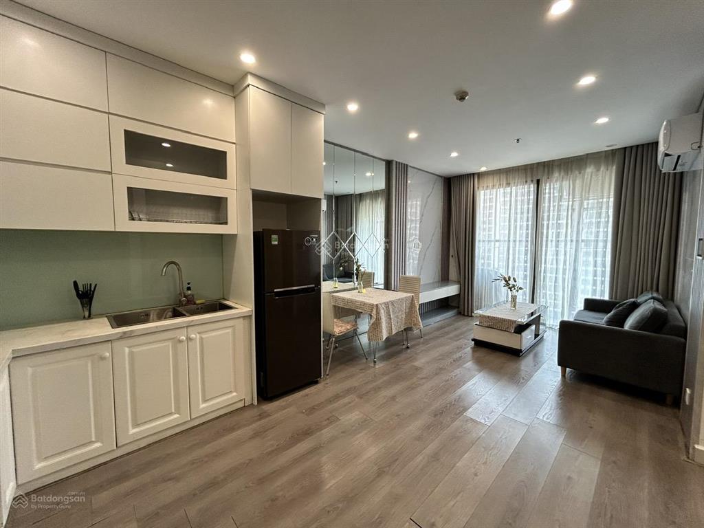 Mình là chủ nhà bán gấp căn 1pn+ vinhomes smart city s202full nội thất đẹp tầng cao giá cực tốt.