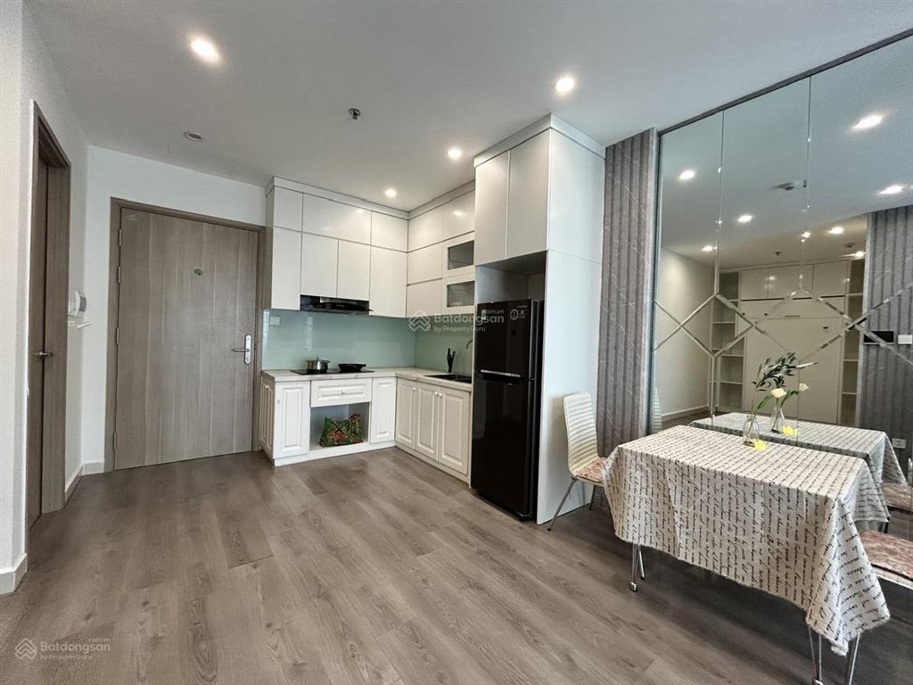 Mình là chủ nhà bán gấp căn 1pn+ vinhomes smart city s202full nội thất đẹp tầng cao giá cực tốt.