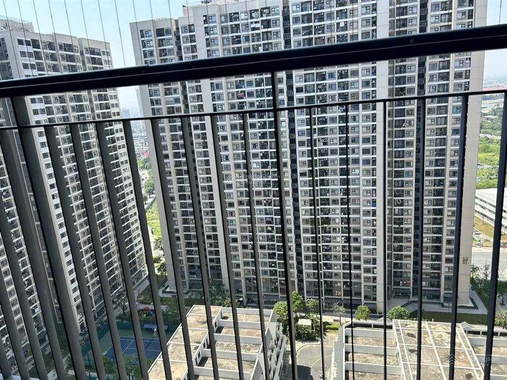 Mình là chủ nhà bán gấp căn 1pn+ vinhomes smart city s202full nội thất đẹp tầng cao giá cực tốt.