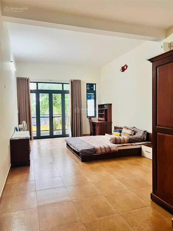 Cho thuê nhà nguyên căn đường an dương vương  mỹ an  ngũ hành sơn
 dt 100m2, dts 240m2