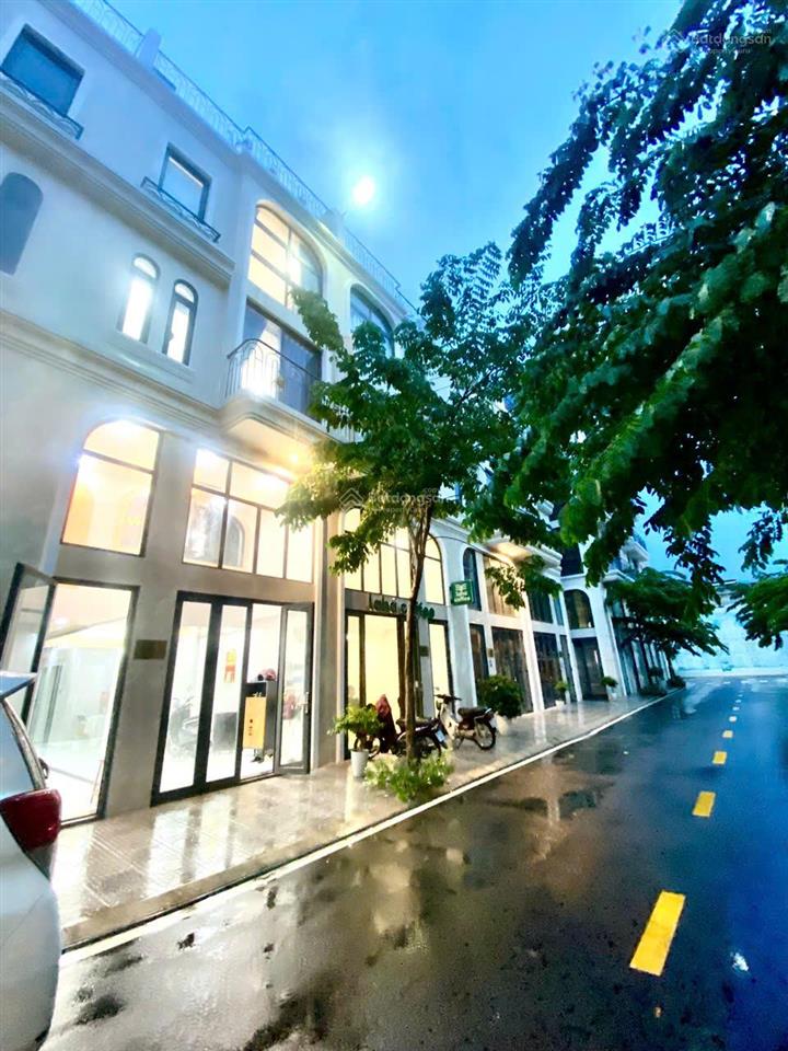 Bán nhà phố thương mại 5 tầng, 8 căn hộ mini cho thuê,pc châu âu,sổ hồng hoàn công ,ht vay 70%