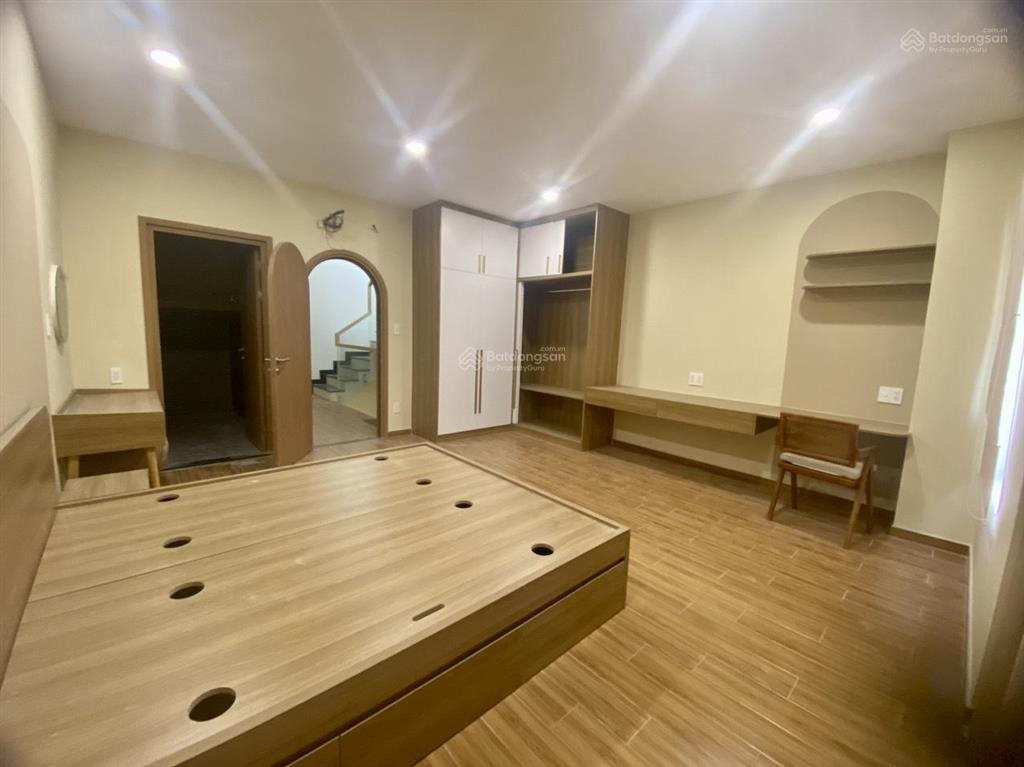 Bán nhà phố thương mại 5 tầng, 8 căn hộ mini cho thuê,pc châu âu,sổ hồng hoàn công ,ht vay 70%