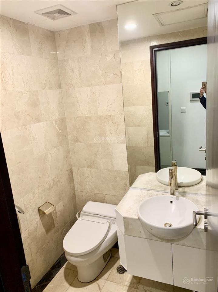 Giá tốt! chính chủ cho thuê căn 2pn 70m2 hòa bình green city chỉ 11 triệu/tháng