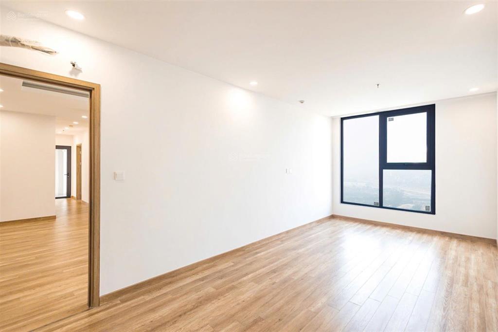 5,2 tỷ/83 m2 2 ngủ(tặng thêm voucher 450700 triệu) tầng trung view khu biệt thự siêu đẹp wisteria