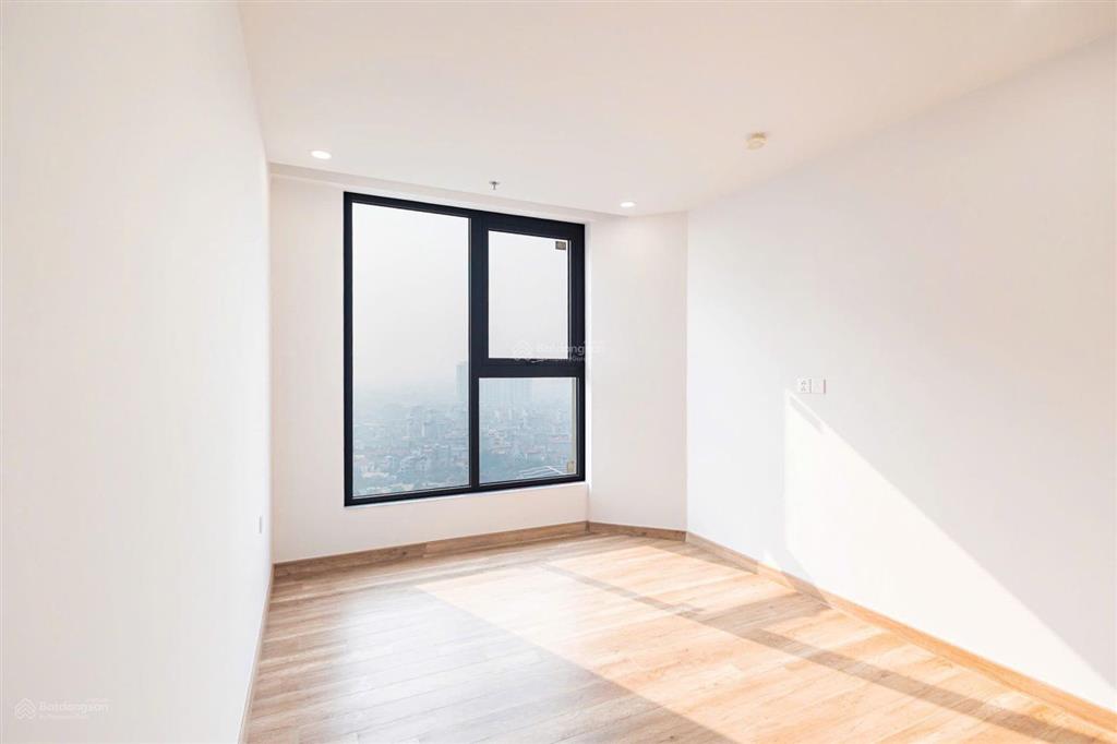 5,2 tỷ/83 m2 2 ngủ(tặng thêm voucher 450700 triệu) tầng trung view khu biệt thự siêu đẹp wisteria