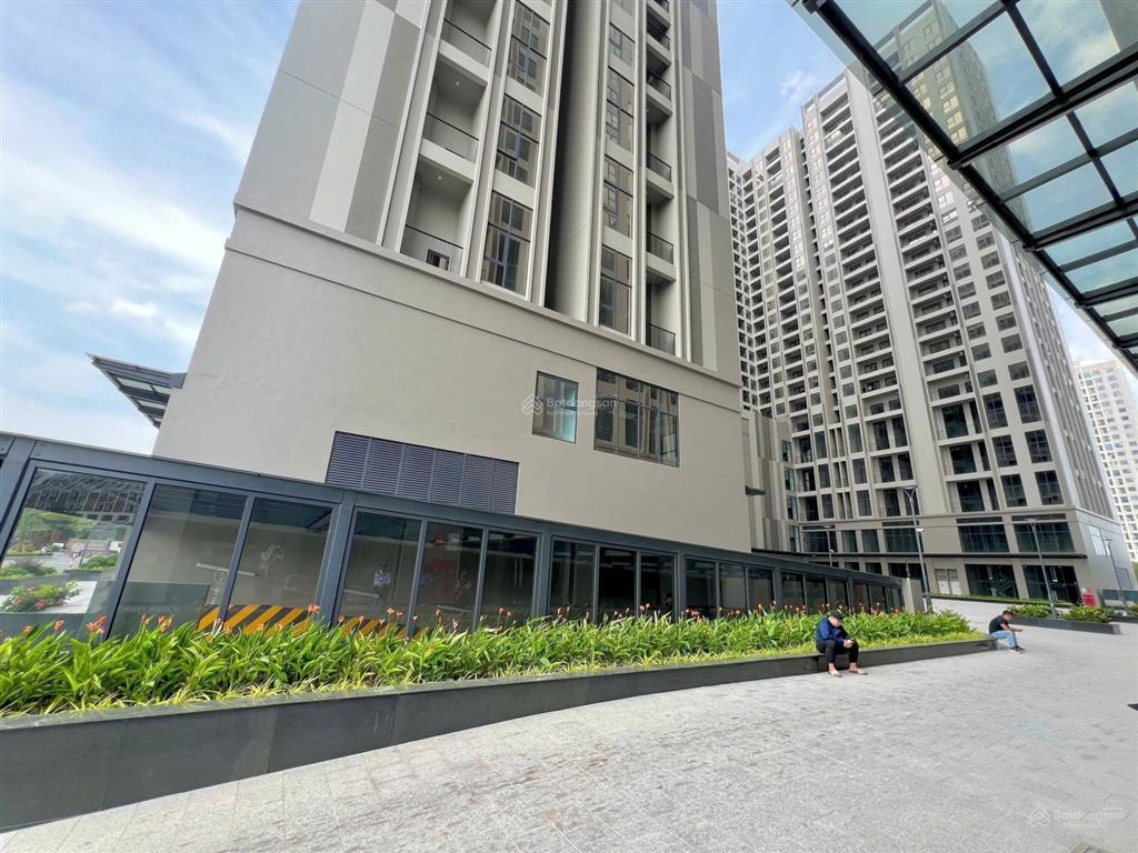 5,2 tỷ/83 m2 2 ngủ(tặng thêm voucher 450700 triệu) tầng trung view khu biệt thự siêu đẹp wisteria
