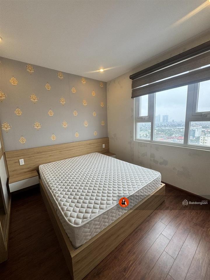 Bán căn hộ 2 phòng ngủ 69m2 ban công đông nam thoáng mát  shp plaza 12 lạch tray