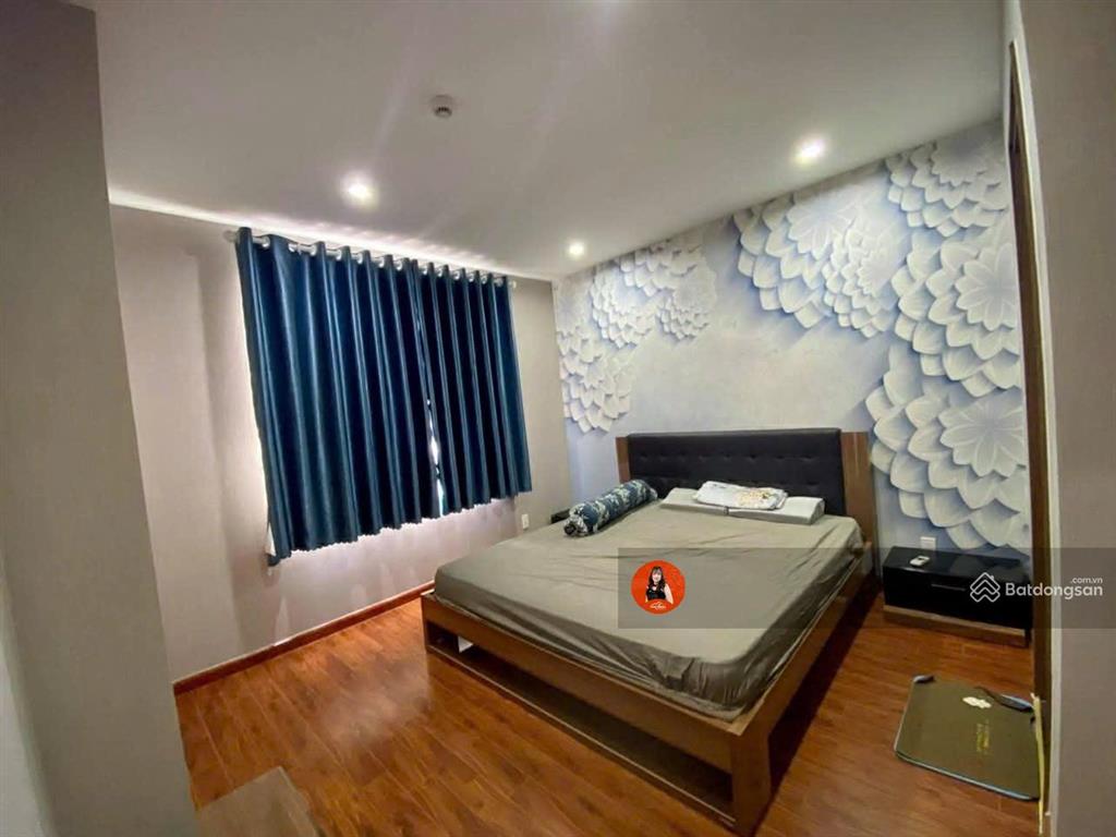 Bán căn hộ 3 phòng ngủ chung cư shp plaza 12 lạch tray