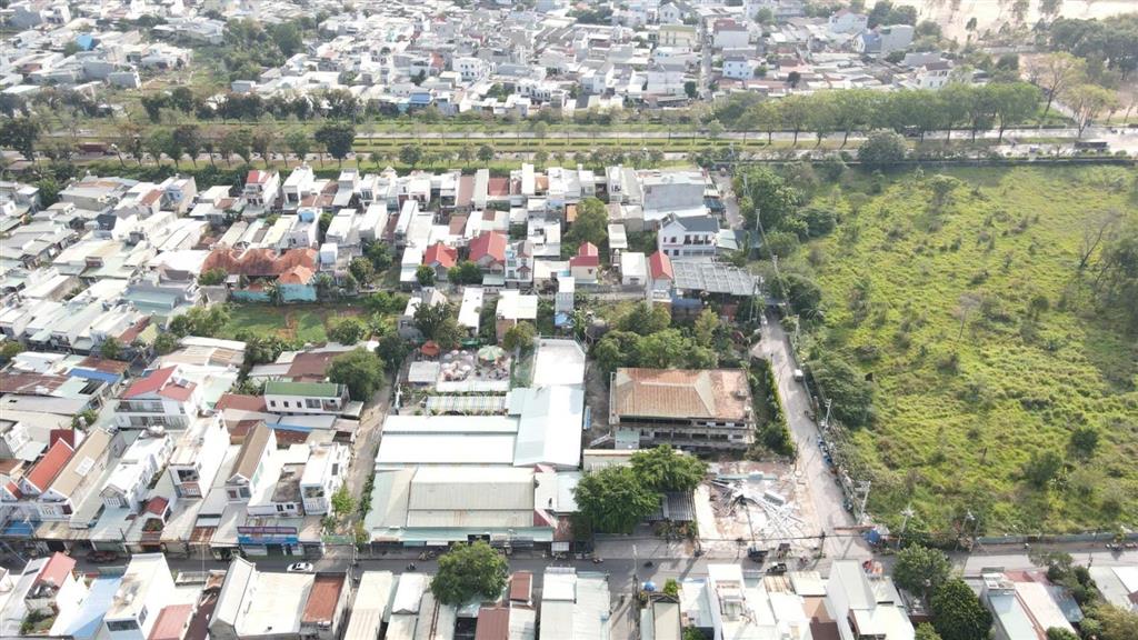 Bán lô đất 3 mặt tiền 6600m2 vị trí gần khu công nghiệp amata, phường long bình cũ