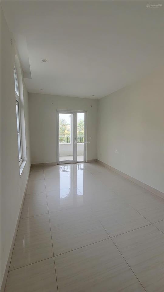 Cho thuê shophouse căn góc 300m full nội thất mặt đường đôi nam an khánh rộng 39m. 0902 866 ***