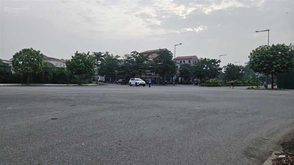 58m² đất dịch vụ ngay hồ điều hòa và công viên  ga metro  đại lộ thăng long
