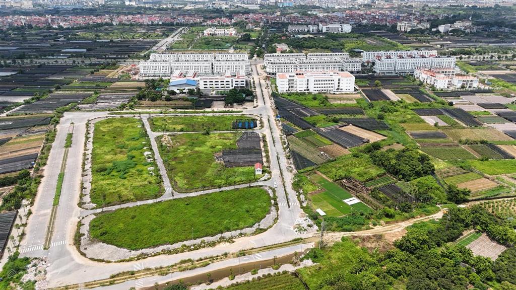 Bán 80m đất dịch vụ tây tựu ngay đường tây thăng long  ngay khu đô thị và bệnh viện quốc tế