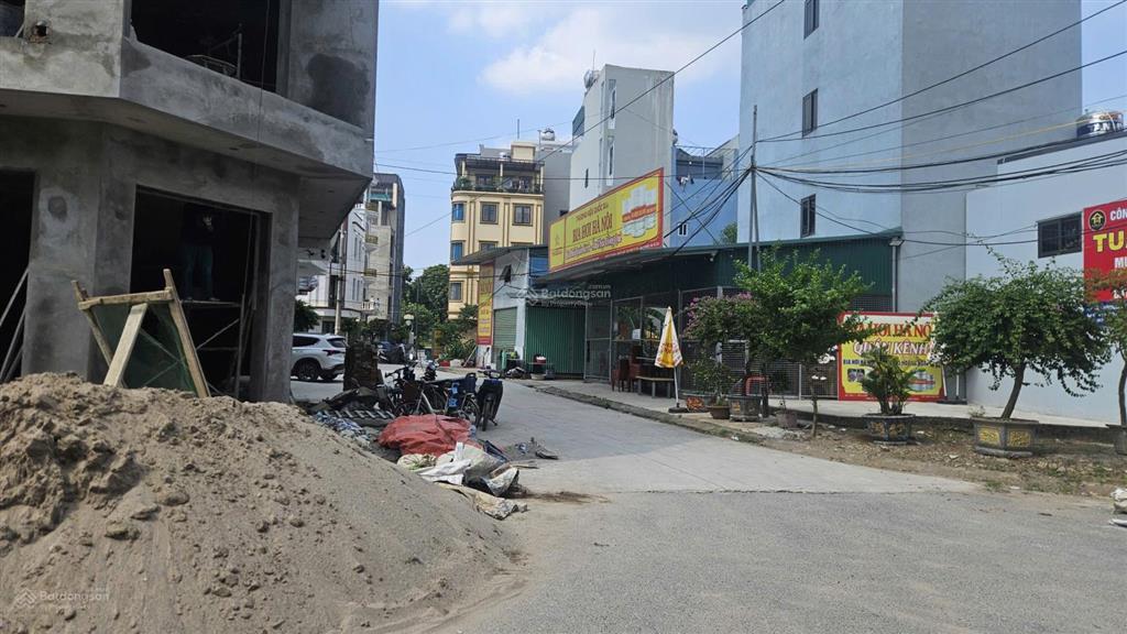 Bán 37m2 lô góc đất dịch vụ yên lũng  ngay đại lộ thăng long  ga metro